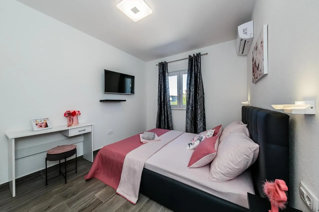 Vila Morena Kastela Villa